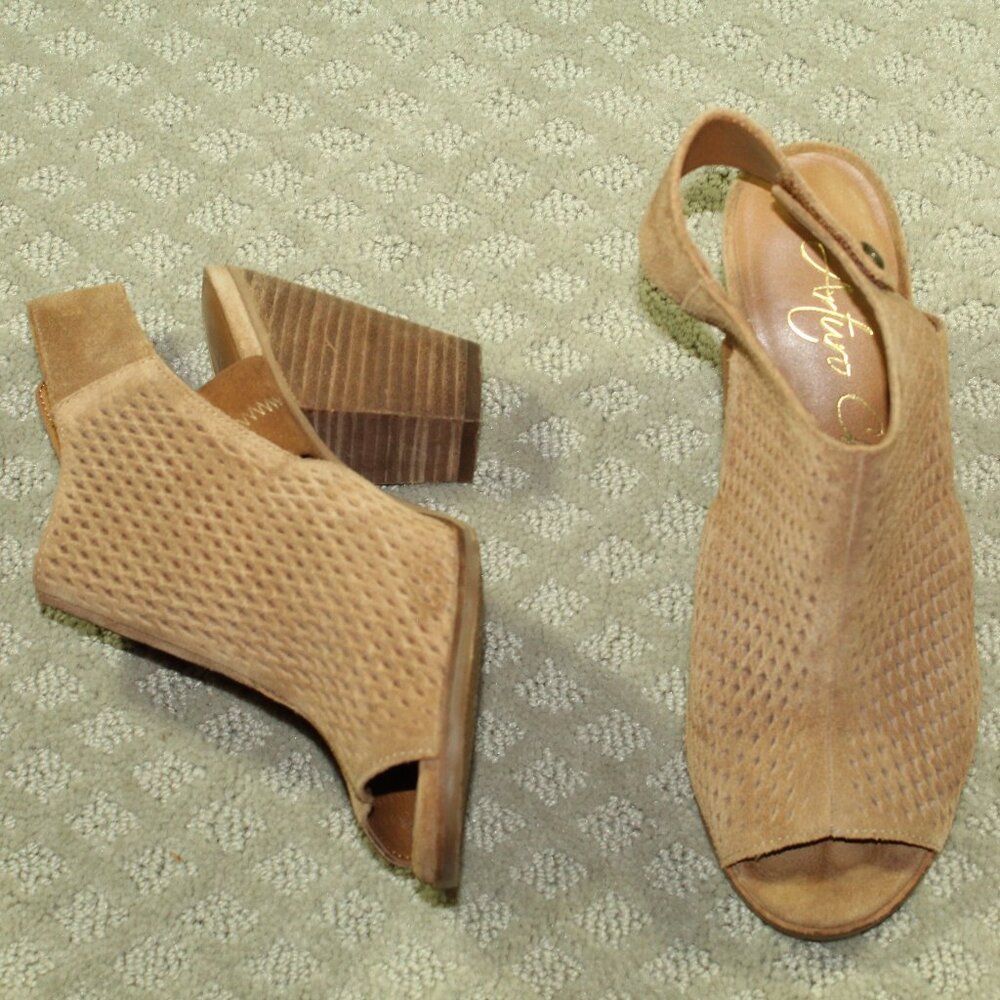 Arturo Chiang Women's 6.5 Tan Perforated Suede Peep Toe 3.5" Heels